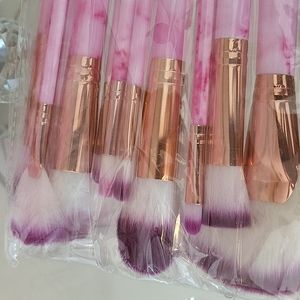 *NWT* 10-Piece Makeup Brush Set-Pink